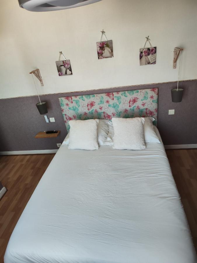 Hotel Le Sporting Beaumont-sur-Leze Esterno foto